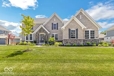 12060 Chapelwood Dr, Fishers, IN 46037