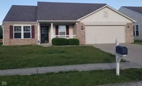 2753 Foxbriar Pl, Indianapolis, IN 46203