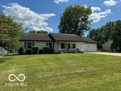 5489 E Broadmore Dr, Columbus, IN 47201