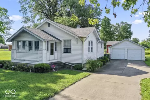 717 W 53rd St, Anderson, IN 46013