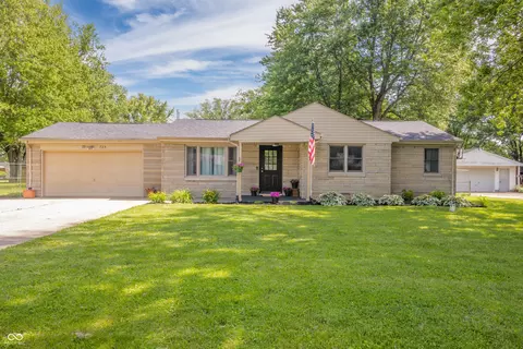 725 Slack Dr, Anderson, IN 46013