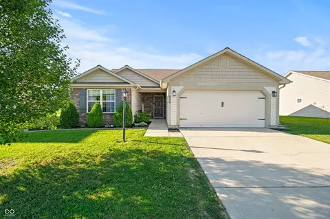 648 Rocky Meadow Dr, Greenwood, IN 46143
