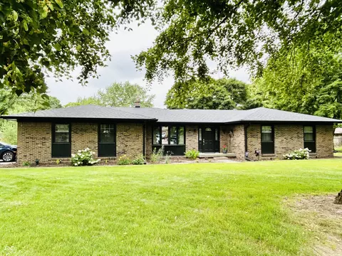 490 Valley Way Rd, Greenwood, IN 46142