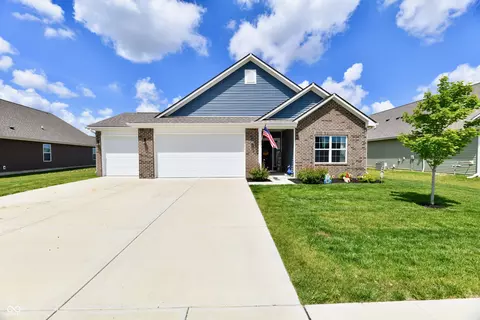 8121 Dewberry Ln, Pendleton, IN 46064