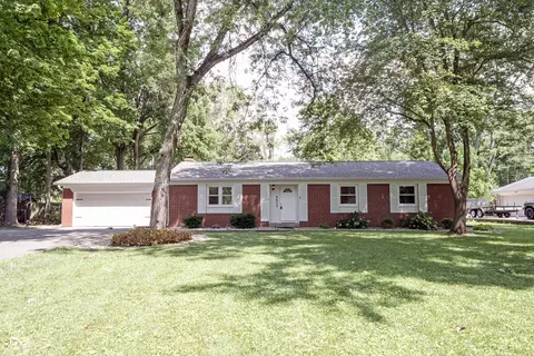 9633 Maple Dr, Carmel, IN 46280