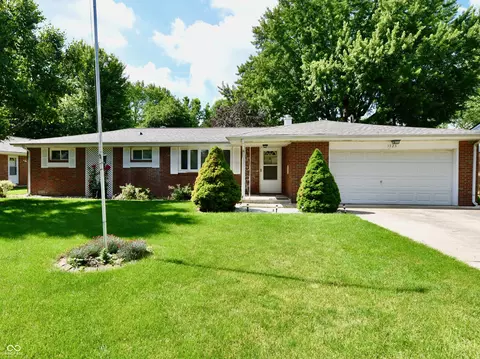 1725 Bittersweet Dr, Anderson, IN 46011