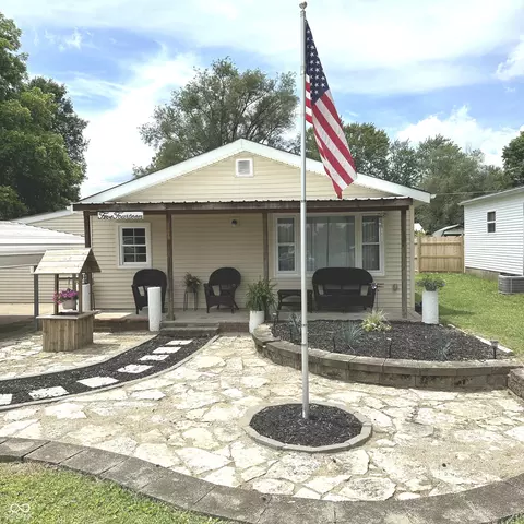 514 Clifty Dr, Columbus, IN 47201