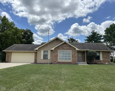 203 Oak Blvd S Dr, Greenfield, IN 46140