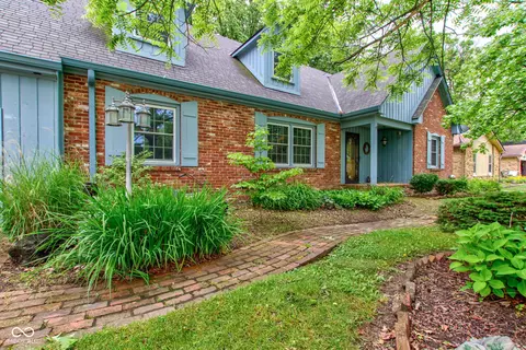 637 Elm Dr, Plainfield, IN 46168