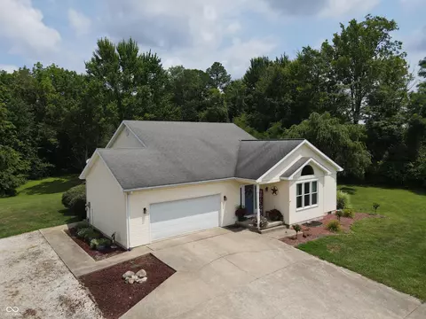 998 W Main St W, Westport, IN 47283