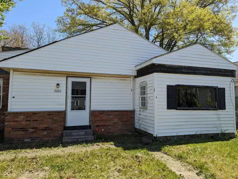 2220 S Hoyt Ave, Muncie, IN 47302