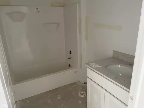 Bath - 2284 Pinehurst Dr, Plainfield, IN 46168 photo 2 of 2