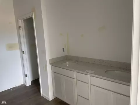 Bath - 2284 Pinehurst Dr, Plainfield, IN 46168 photo 1 of 2