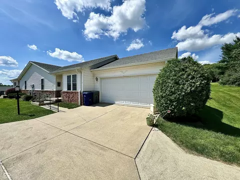 101 Longcastle Dr #2, Greencastle, IN 46135