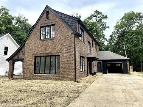 305 Dubois Ave, Crawfordsville, IN 47933