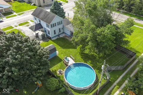 210 N Walnut St, Ladoga, IN 47954