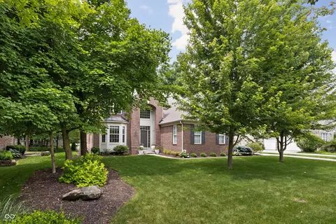 6830 Windemere Dr, Zionsville, IN 46077