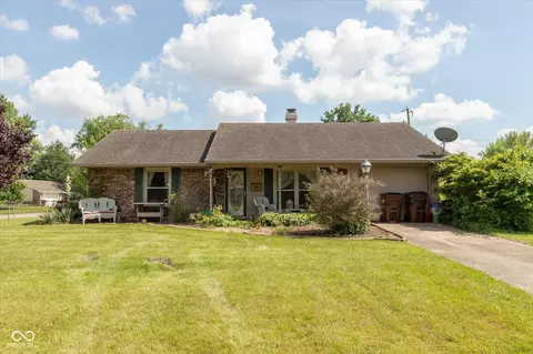 609 Middle Park Dr, Edinburgh, IN 46124