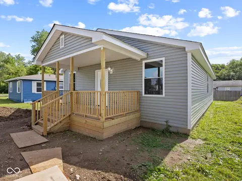 74 East Dr, Shelbyville, IN 46176