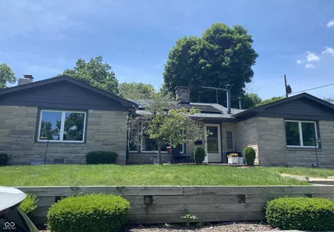 40 Bailey Ct, Zionsville, IN 46077