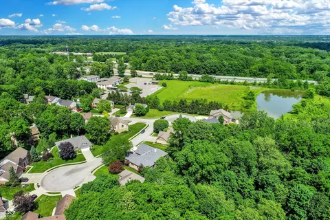 View/Area - 10517 Brookview Dr, Carmel, IN 46032 photo 6 of 18