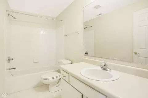 Bath - 10517 Brookview Dr, Carmel, IN 46032 photo 7 of 7