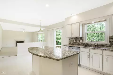 Kitchen - 10517 Brookview Dr, Carmel, IN 46032 photo 1 of 5