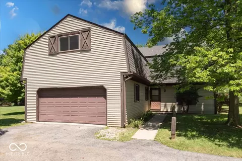 228 Saddlebrook Ct, Zionsville, IN 46077