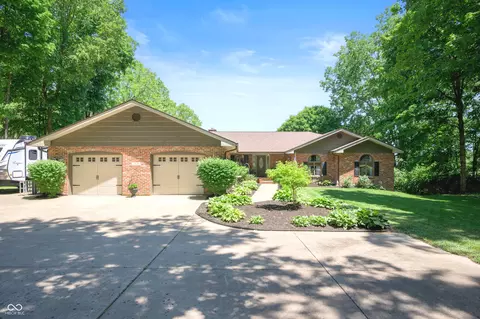 1080 Chipmunk Ln, Pendleton, IN 46064