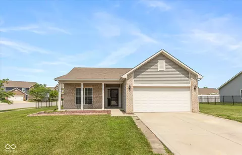 1564 Maplewood Ln, Pendleton, IN 46064
