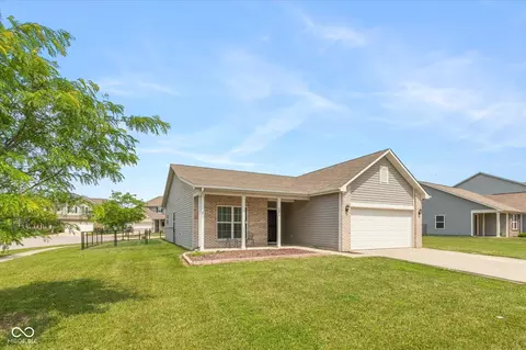 Exterior - 1564 Maplewood Ln, Pendleton, IN 46064 photo 2 of 5