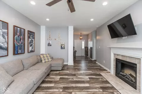 Entry Way - 1564 Maplewood Ln, Pendleton, IN 46064 photo 1 of 1