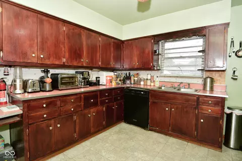 1148 Eustis Dr, Indianapolis, IN 46229 photo 12
