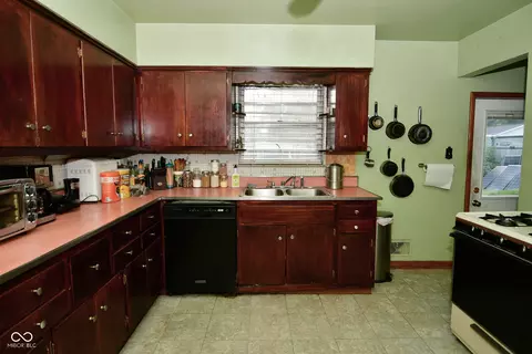 1148 Eustis Dr, Indianapolis, IN 46229 photo 10