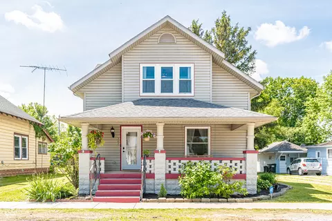 207 E Washington St, Roachdale, IN 46172