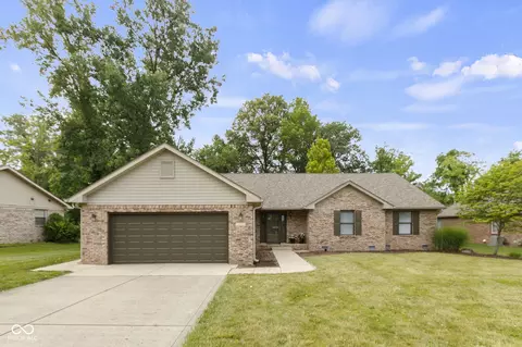 109 Creek Wood Dr, Greenfield, IN 46140