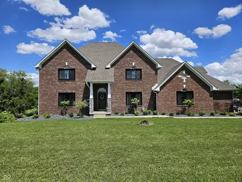 6787 S Nineveh Rd, Trafalgar, IN 46181