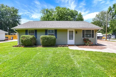 1066 Galaxie Dr, Greenwood, IN 46142