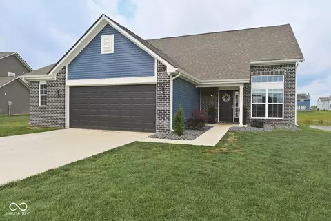 6541 W Shoreline Ct, Greenfield, IN 46140