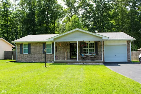 587 S Gum St, North Vernon, IN 47265