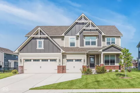 10402 Hamburg Dr, Fortville, IN 46040