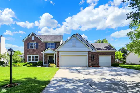 8902 Sommerwood Dr, Noblesville, IN 46060