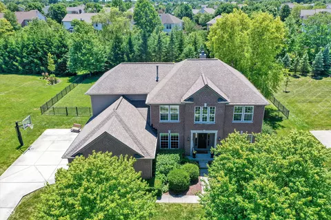 3875 Branch Creek Ct, Zionsville, IN 46077