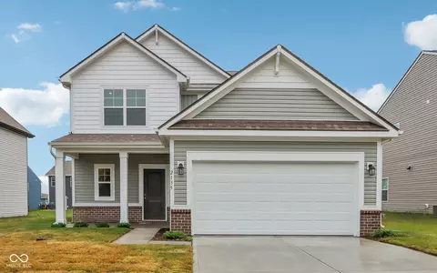 2135 Rosemont Dr, Columbus, IN 47201