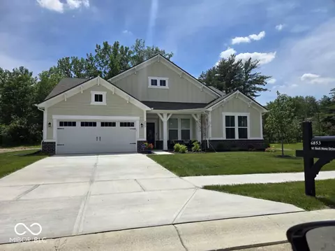 6853 W Buck Stone Dr, Mccordsville, IN 46055