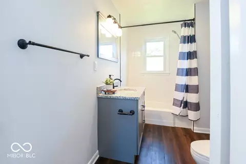 Bath - 1487 E Jordan Dr, New Castle, IN 47362 photo 2 of 2
