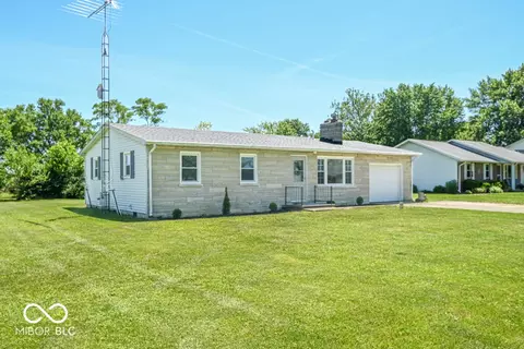 Exterior - 1487 E Jordan Dr, New Castle, IN 47362 photo 2 of 5