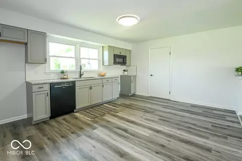 Kitchen - 1487 E Jordan Dr, New Castle, IN 47362 photo 2 of 3