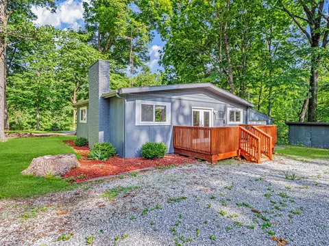 2634 W Edinburgh Dr, Crawfordsville, IN 47933