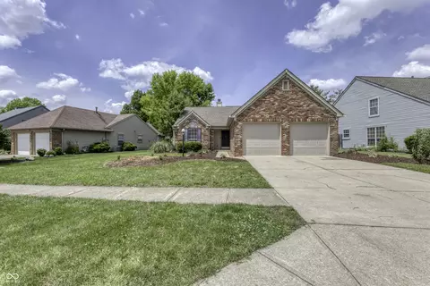 7756 Jamestown S Dr, Fishers, IN 46038